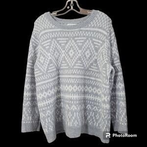 + CUPCAKES and Cashmere grey white fisherman print soft crewneck sweater 😍